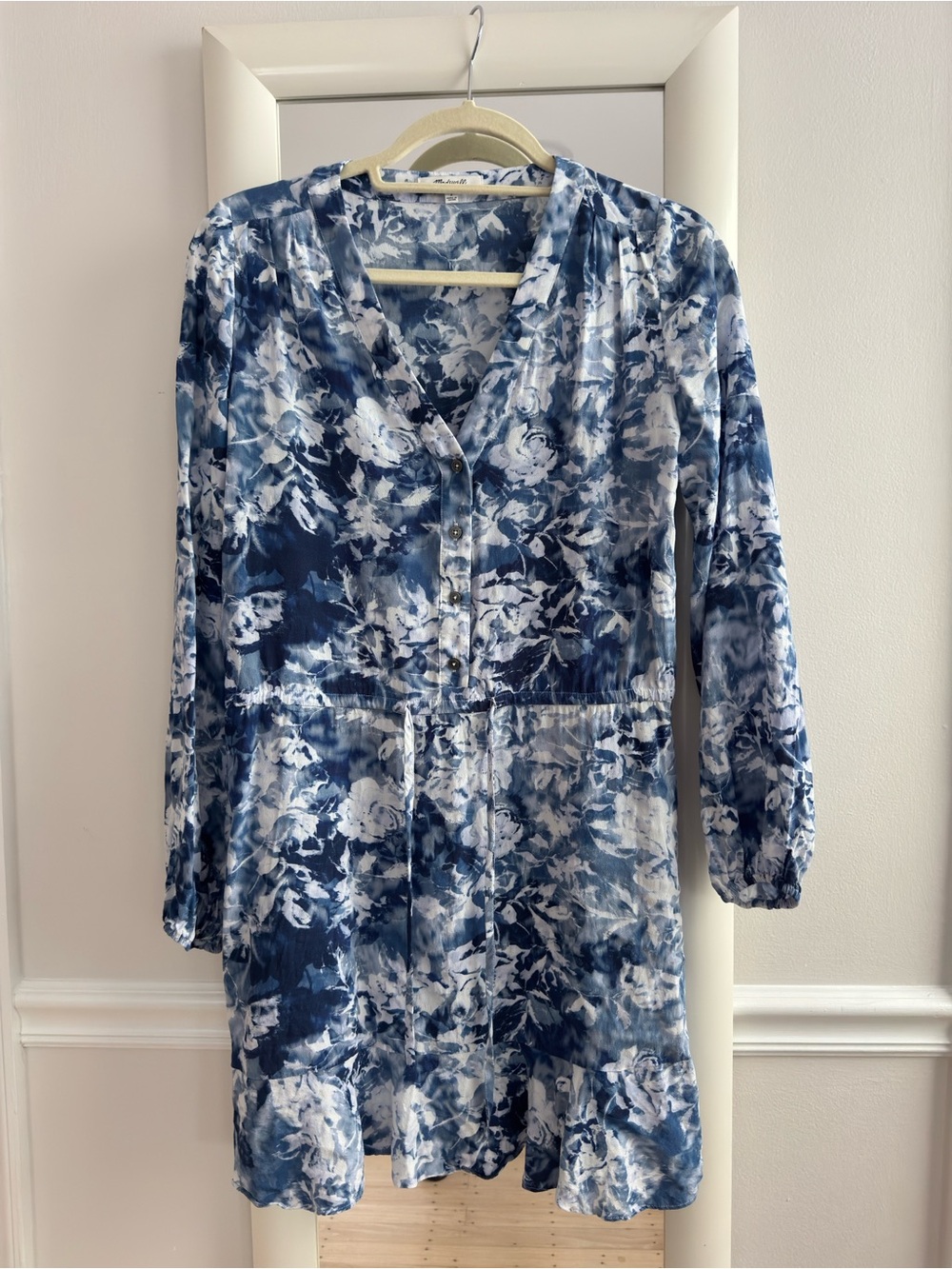 Madewell Blue and White Long-Sleeve Floral Dress